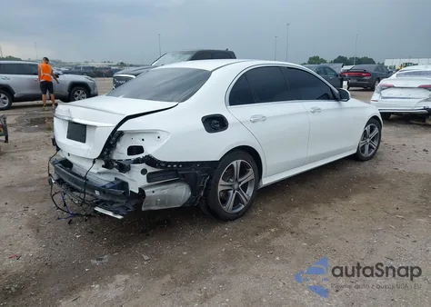 2017 Mercedes-Benz E 300 из США, поврежденный, VIN WDDZF4JB2HA104966